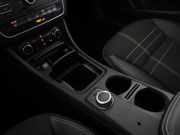 Mercedes CLA C117 Shooting Brake 1.6 180 122KM 2015 Mercedes CLA 180 automat bi-xenon panorama, zdjęcie 26