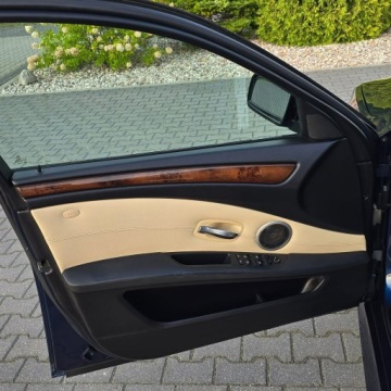 BMW Seria 5 E60 Sedan 530 d 235KM 2009 BMW 530 Seria 5 E60/E61 3.0 530d Diesel, zdjęcie 23