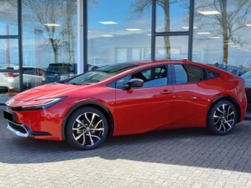 Toyota Prius V (XW60) 2.0  Hybrid Dynamic Force Plug-in 223KM 2025 Od ręki - Prestige 2.0 Hybrid Plug-in 223KM | Podgrzewane fotele!, zdjęcie 1