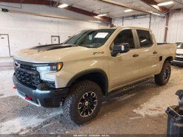 Chevrolet Silverado II 2023 Chevrolet Silverado 1500 Short Bed ZR2 2023 6.2 Benzyna 420KM, zdjęcie 1