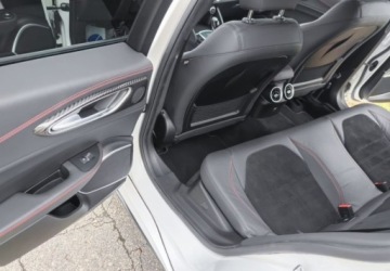 Alfa Romeo Giulia II Sedan 2.9 V6 510KM 2017 Alfa Romeo Giulia Alfa Romeo Giulia 2.9 V6 Bi-Turbo AT8 Quadrifoglio 2.9, zdjęcie 17