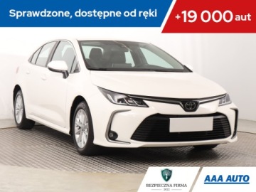 Toyota Corolla XII Sedan 1.5 VVT-i 125KM 2022 Toyota Corolla 1.5 VVT-i, Salon Polska