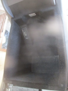 TUNEL ŚRODKOWY PODŁOKIETNIK VW TOUAREG III SKÓRA