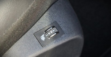 Peugeot 2008 I SUV 1.6 e-HDi 92KM 2014 Peugeot 2008 (nr 27) 1.6 HDI 92KM Nawigacja Parktronik Skory Klima Gwaranc, zdjęcie 15