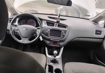 Kia Ceed II 2015 Kia Ceed 2015r, 1.6 CRDI. Uszkodzony prawy przod. Jezdzi. 1.6 Diesel, zdjęcie 5
