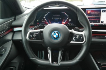 BMW Seria 5 G90-91 2024 BMW 550 BMW 550e M Pro HAK Adaptive LED Bowers&amp;Wil, zdjęcie 15