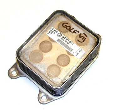 GOLF VII 2017 CHŁODNICA OLEJU 04E117021K