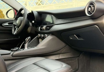 Alfa Romeo Giulia II Sedan 2.0 TBi 280KM 2018 Alfa Romeo Giulia Alfa Romeo Giulia 2.0 Turbo 16V AT8-Q4 Veloce 2.0 Benzyna, zdjęcie 12