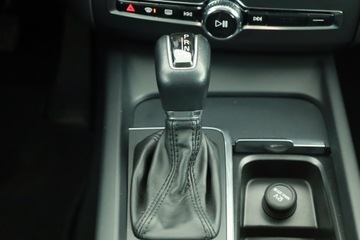 Volvo XC60 II Crossover D4 190KM 2018 Volvo XC60 D4, Salon Polska, 187 KM, 4X4, zdjęcie 14