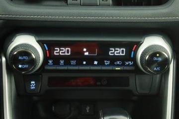 Toyota RAV4 V SUV 2.5 Hybrid Dynamic Force 218KM 2022 Toyota RAV 4 2.5 Hybrid, Salon Polska, zdjęcie 9