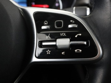 Mercedes Klasa C W205 Kombi Facelifting 2.0 220d 194KM 2018 Mercedes C 220 automat multibeam półskóra navi, zdjęcie 31