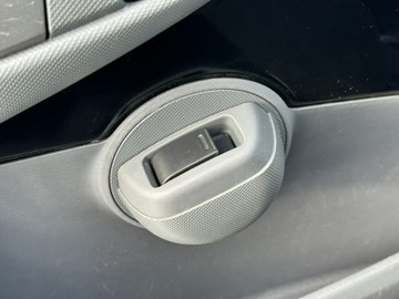 Citroen C1 I Hatchback 3d Facelifting 1.0 i 68KM 2010 Citroen C1 I 2010 1.0 12V 68KM automat, klima, zdjęcie 15