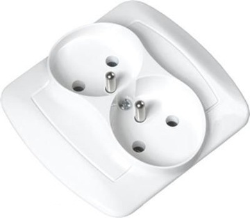 Simon Akord ДВОЙНАЯ РОЗЕТКА С ЗАЗЕМЛЕНИЕМ белая AGZ2/11