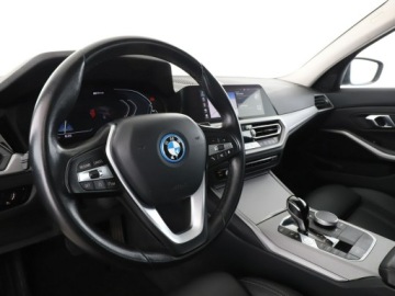BMW Seria 3 G20-G21 2022 BMW 320 PHEV automat full LED skóra virtual, zdjęcie 13