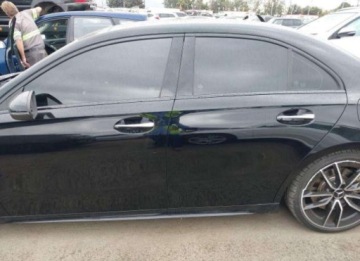 Mercedes Klasa A W177/V177 2021 Mercedes-Benz Klasa A 2021, 2.0L, 4x4, 35 AMG, od ubezpieczalni 2.0 Benzyna, zdjęcie 1