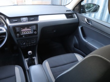 Skoda Rapid II Liftback Facelifting 1.6 TDI CR 115KM 2017 Skoda Rapid Spaceback 1.6 TDI, Salon Polska, zdjęcie 7