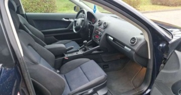 Audi A3 8P Hatchback 3d 2.0 FSI 150KM 2003 Audi A3 3-drzwiowe Audi A3 3-drzwiowe 2.0 FSI Attraction 2.0 Benzyna 150KM, zdjęcie 18