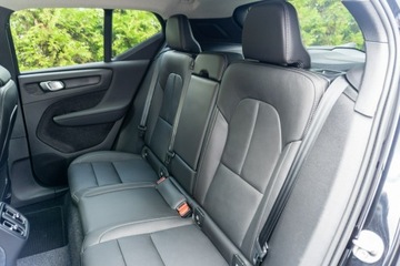 Volvo XC40 Crossover Facelifting 2.0 B4 197KM 2024 Volvo XC 40 B4 197 KM Ultra Dark Mild Hybrid, zdjęcie 17