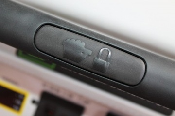 Электрогенератор 3кВт 2х230В 1х12В инверторная колесная ручка ZIPPER