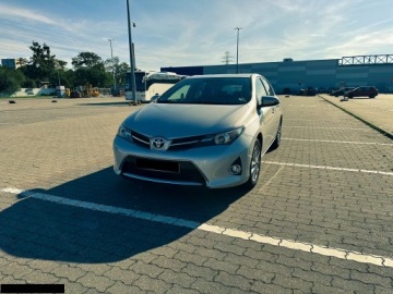 Toyota Auris II Hatchback 5d Valvematic 130 132KM 2014 Toyota Auris 1.6 Dynamic benzyna 132KM 2014r, zdjęcie 1