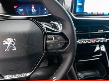 Peugeot 2008 II SUV 1.2 PureTech 130KM 2023 Peugeot 2008 1.2 PureTech Allure Pack S&amp;S EAT8 Suv 130KM 2023, zdjęcie 14