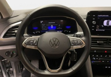 Volkswagen T-Roc I SUV Facelifting 1.0 TSI 110KM 2024 Volkswagen T-Roc VAT 23 Life 1.0TSI 110KM M6 2024 r., salon PL, I wlascici, zdjęcie 12