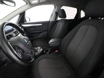 BMW Seria 2 F22-F23-F45-F46 Active Tourer 220d 190KM 2015 BMW 220 2.0D Automat xDrive Active Tourer, zdjęcie 12