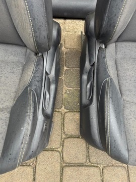 KOMPLET SEDADLA PŘEDNÍ ZADNÍ TOYOTA YARIS CROSS 2023