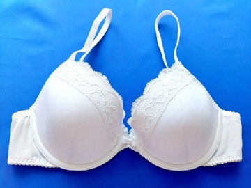 70D UK 32D M&S usztywniany gładki wykończony koronką ET3510