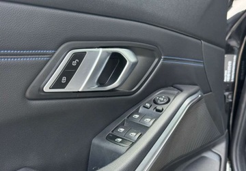 BMW Seria 3 G20-G21 Limuzyna 2.0 320d 190KM 2022 BMW Seria 3 320d xDrive M Pakiet Adaptacyjny LED Webasto Podgrzewanie kier, zdjęcie 19