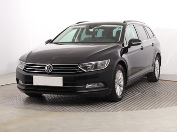 Volkswagen Passat B8 Variant 2.0 TDI 150KM 2014 VW Passat 2.0 TDI, Automat, Navi, Klima, zdjęcie 1