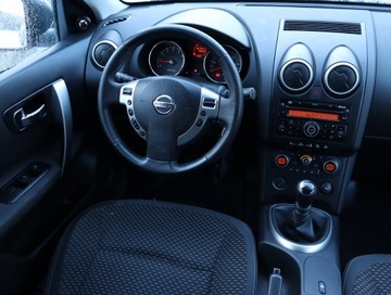 Nissan Qashqai I Crossover 2.0 140KM 2009 Nissan Qashqai+2 2.0 i, Salon Polska, 7 miejsc, zdjęcie 6