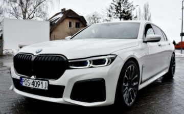 BMW Seria 7 G11-G12 Sedan Facelifting 4.4 750i 530KM 2020 BMW Seria 7 M-Pakiet X-Drive Maly przebieg, Bogata wersja wyposazenia,, zdjęcie 17