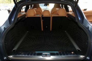 Aston Martin DBX 2021 Aston Martin DBX 2021. 4.0 Benzyna 542KM, zdjęcie 4