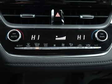 Toyota Corolla XII Sedan 1.5 VVT-i 125KM 2022 Toyota Corolla 1.5 VVT-i, Salon Polska, zdjęcie 11