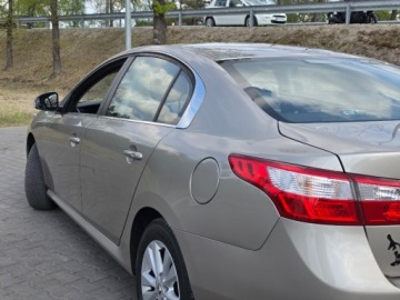 Renault Latitude 2.0 16v E85 140KM 2011 Renault Latitude 2.0 Benzyna 140KM I-Wlasciciel 90 tys.km Przebieg Idealny, zdjęcie 35