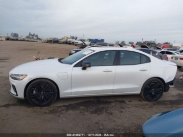 Volvo S60 III 2024 Volvo S60 Recharge Plug-In Hybrid T8 Ultimate Black Edition, 2024r., 4x4,, zdjęcie 5