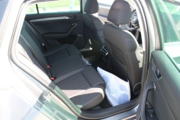 Skoda Superb III Kombi Facelifting 2.0 TDI SCR 150KM 2022 Škoda Superb Skoda Superb Style DSG Kamera, zdjęcie 33