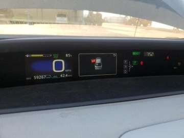 Toyota Prius IV Hatchback 1.8 Hybrid 122KM 2017 Toyota Prius 2017, 1.8L, po gradobiciu, zdjęcie 9