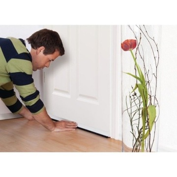 Уплотнитель дверной щетки 1м: 37мм Tesa белый