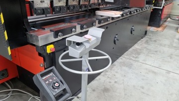 AMADA HFBO 170 t x 4100 8-осевой листогибочный пресс с ЧПУ