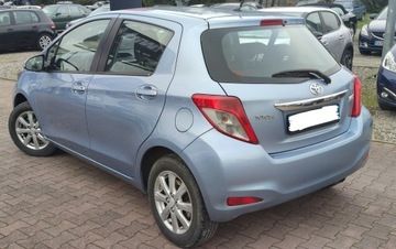 Toyota Yaris III Hatchback 5d 1.0 VVT-i 69KM 2013 Toyota Yaris 1.0 VVT-i Klima Tempomat Alufelgi, zdjęcie 2
