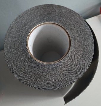 Лента противоскользящая черная 200мм 18м, пороги прочные снаружи 20см