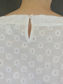 Bluzka biała z haftowanymi kółkami Erfo roz. 42