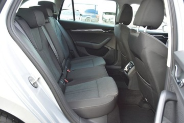 Skoda Octavia IV Kombi 2.0 TDI 150KM 2022 Skoda Octavia 2.0TDI 150KM Style Combi DSG Smartlink Kamera Kessy ACC Ambi, zdjęcie 34