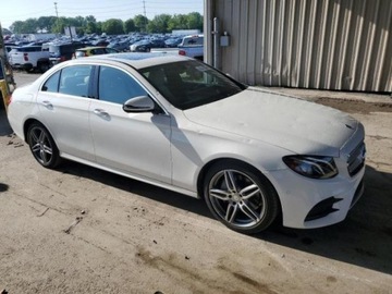 Mercedes Klasa E W213 2017 Mercedes-Benz Klasa E Mercedes-Benz E-Class 300 Luxury 4MATIC Sedan 2.0, zdjęcie 5