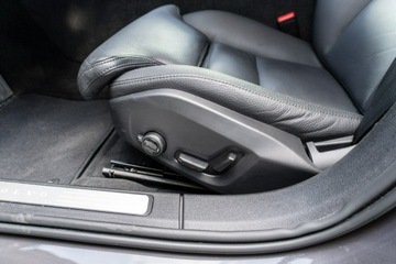 Volvo V60 II  Kombi Facelifting 2.0 B4 B 197KM 2023 Volvo V60 B4 D Plus Dark Diesel 197KM FV23%, zdjęcie 8