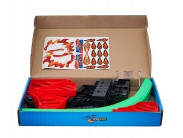 Автомобильная трасса с откатной машиной