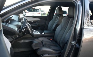 Peugeot 5008 II Crossover Facelifting 1.6 PureTech 180KM 2022 Peugeot 5008 SKORA Alusy LED Navi. BLIS linne assist Grzane fotele 1.6, zdjęcie 16