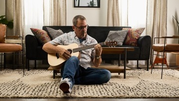Taylor Baby BT1e Walnut — электроакустическая гитара